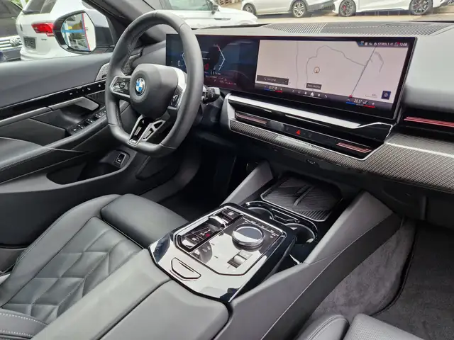 BMW M view 8