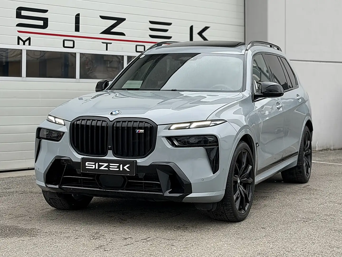 BMW X7 M 60i xDrive 48V Aut.|SKY LOUNGE|B&W|AHK|7SITZ|LED Grau - 1