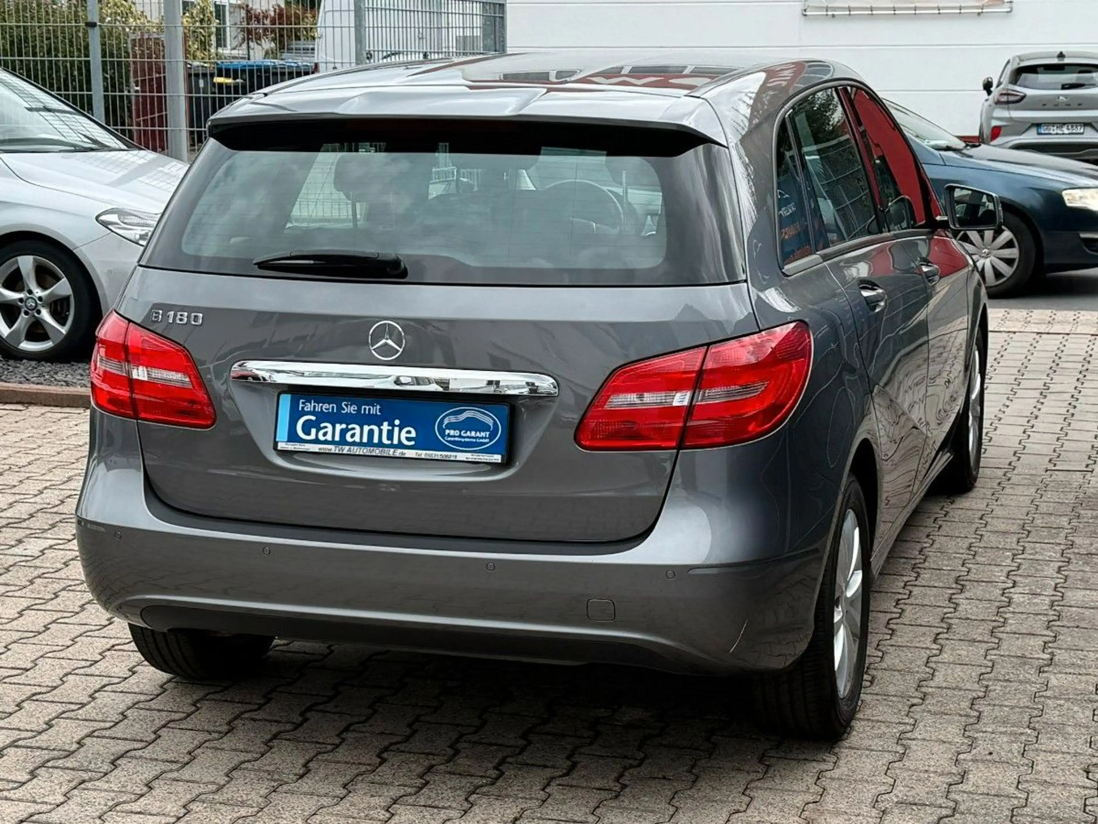 Mercedes-Benz B 180 /Navi/SHZ/Einparkhilfe/Garantie/HU/AU/Neu — photo 7
