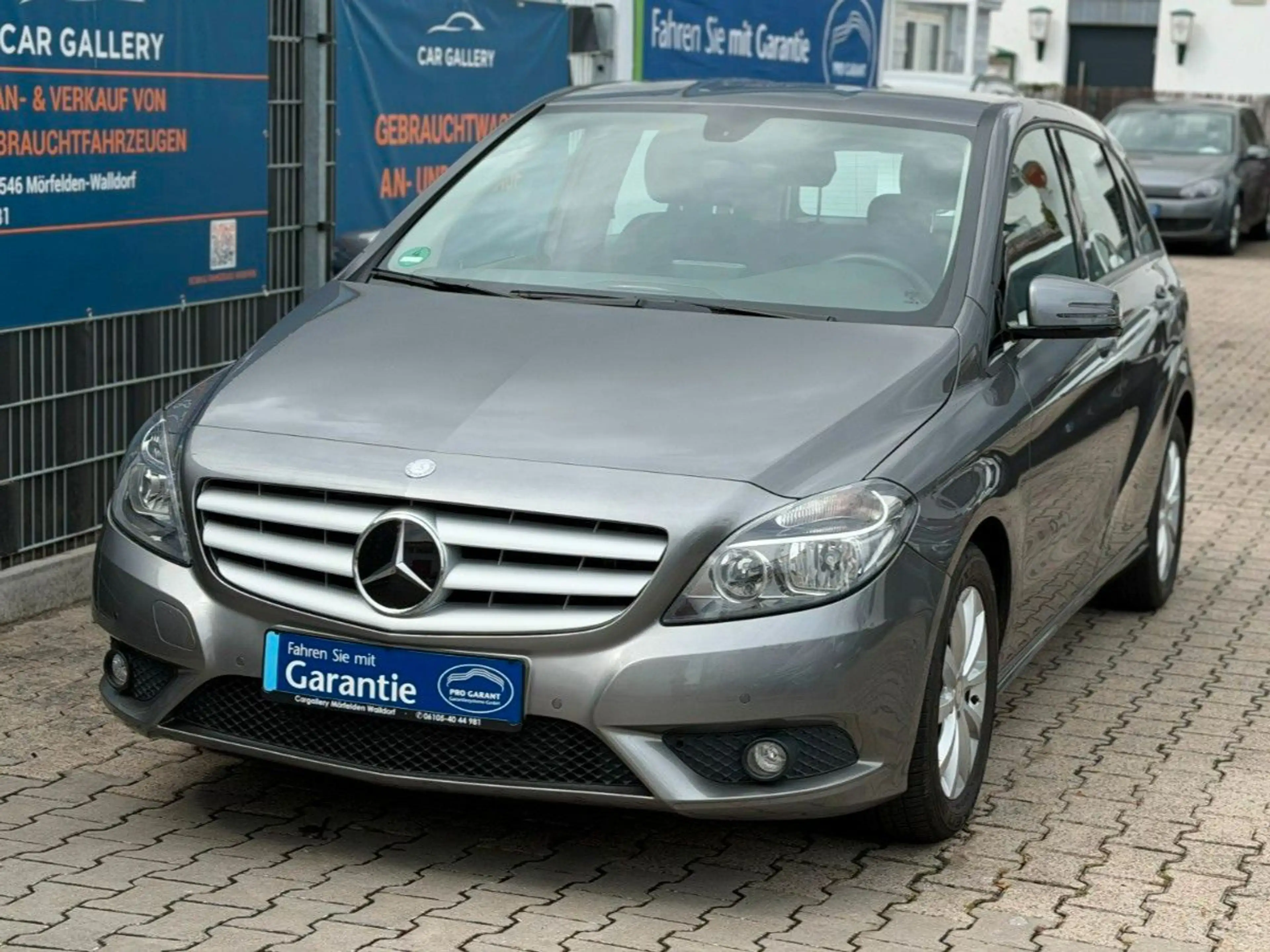 Mercedes-Benz B 180 /Navi/SHZ/Einparkhilfe/Garantie/HU/AU/Neu