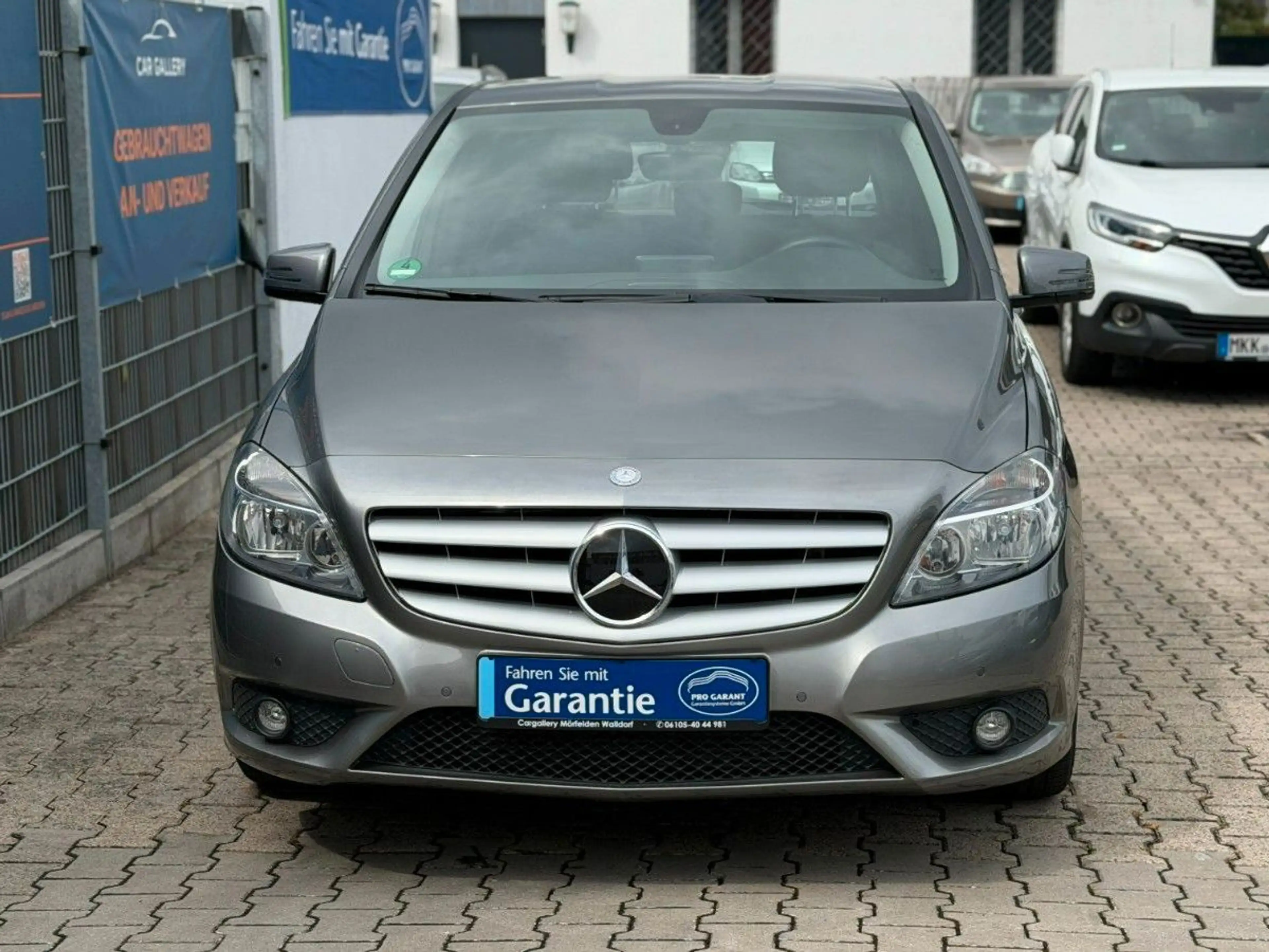 Mercedes-Benz B 180 /Navi/SHZ/Einparkhilfe/Garantie/HU/AU/Neu — photo 2
