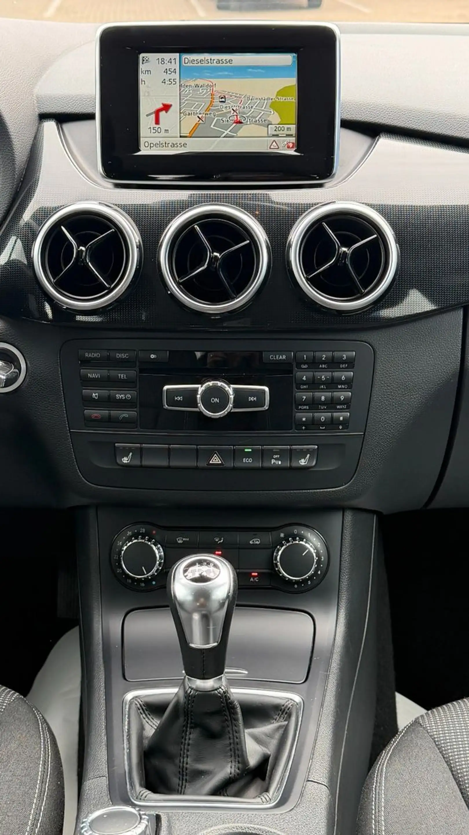Mercedes-Benz B 180 /Navi/SHZ/Einparkhilfe/Garantie/HU/AU/Neu — photo 12