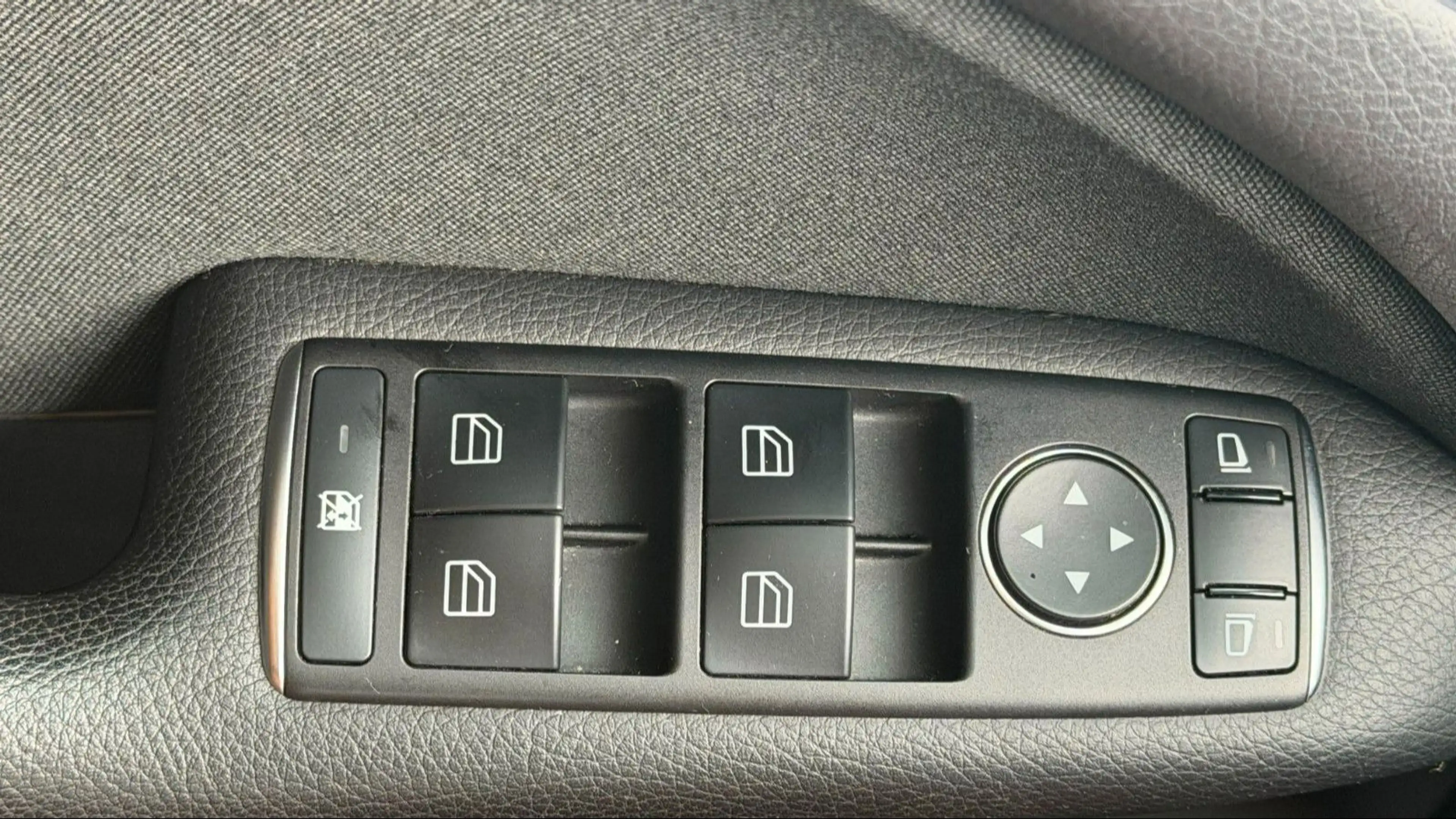 Mercedes-Benz B 180 /Navi/SHZ/Einparkhilfe/Garantie/HU/AU/Neu — photo 14