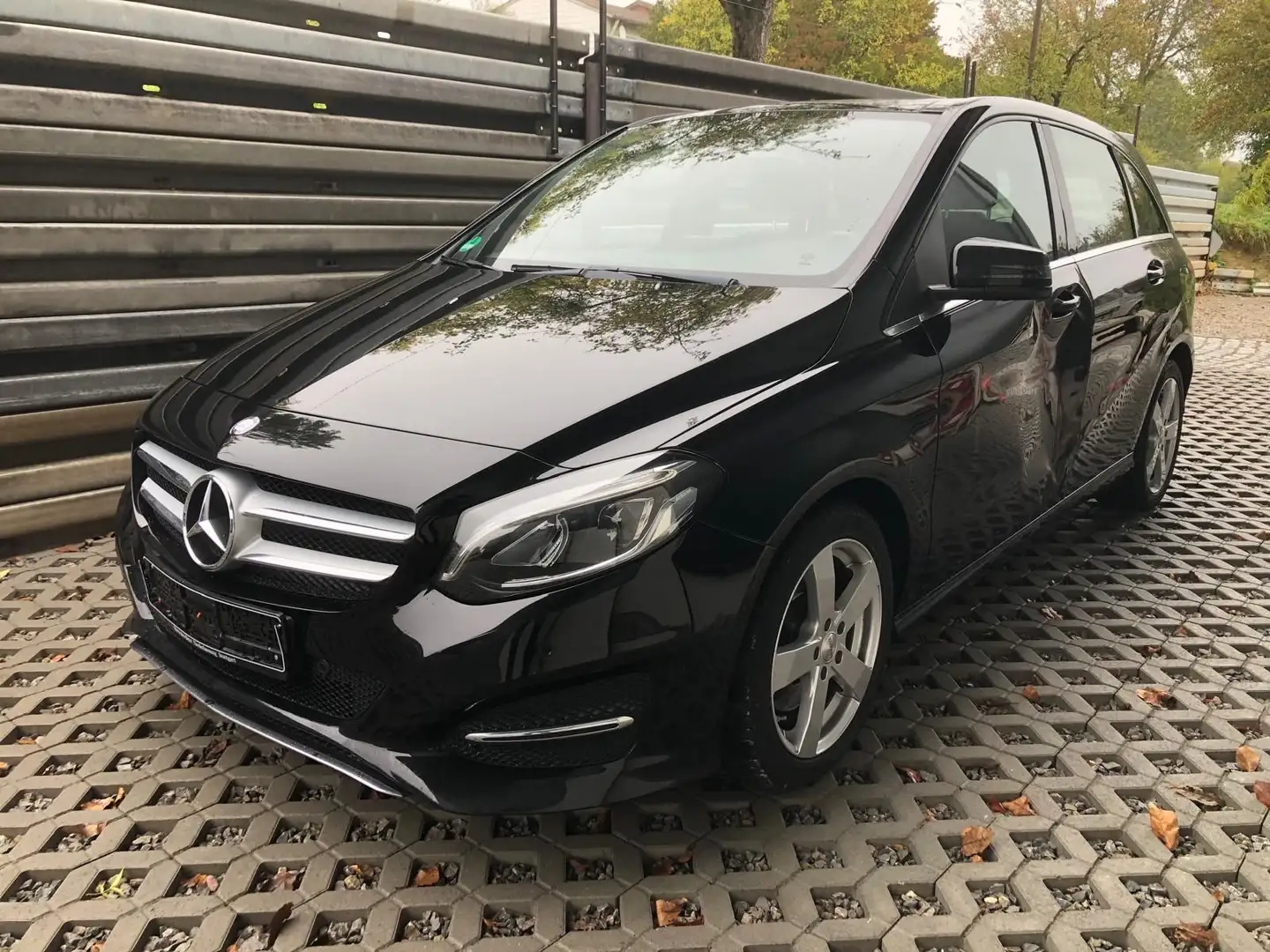 Mercedes-Benz B 250 B -Klasse Rentnerfahrzeug Schwarz - 1