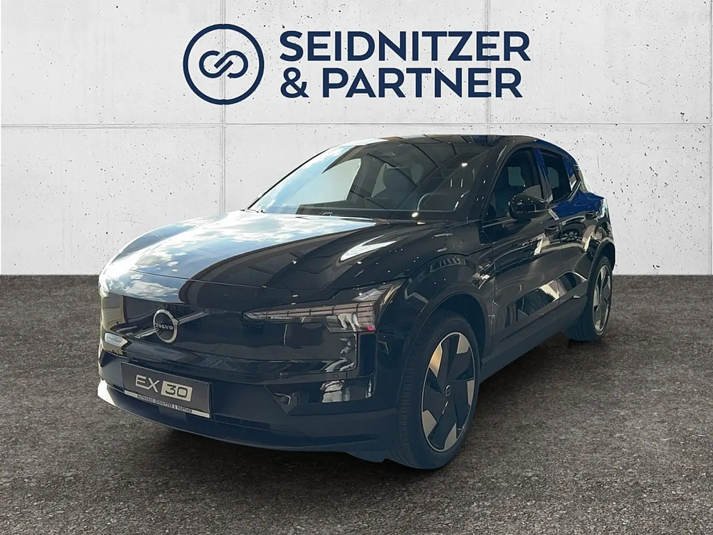 Volvo EX30 Single Motor Extended Range Plus Schwarz - 1