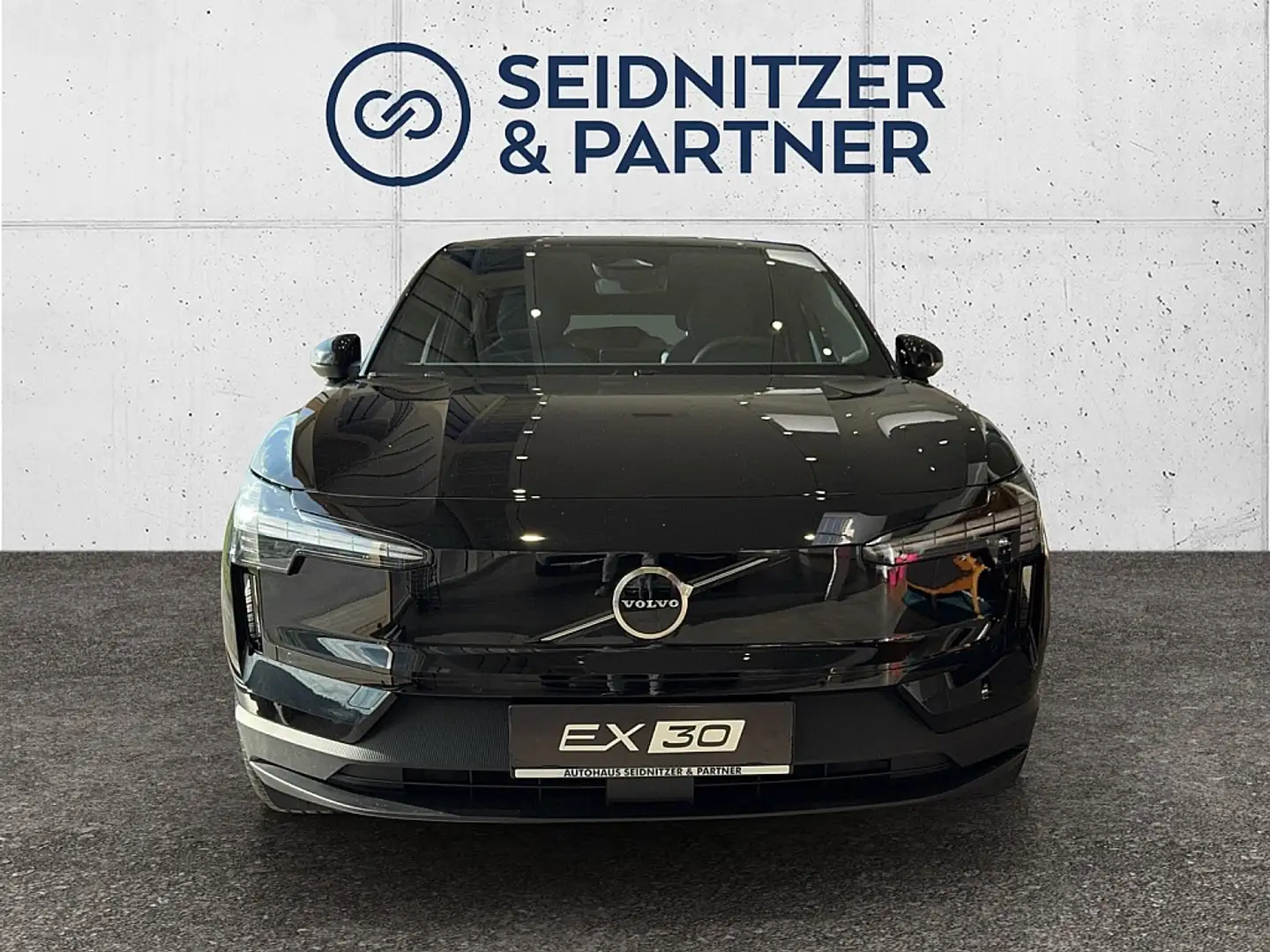 Volvo EX30 Single Motor Extended Range Plus Schwarz - 2