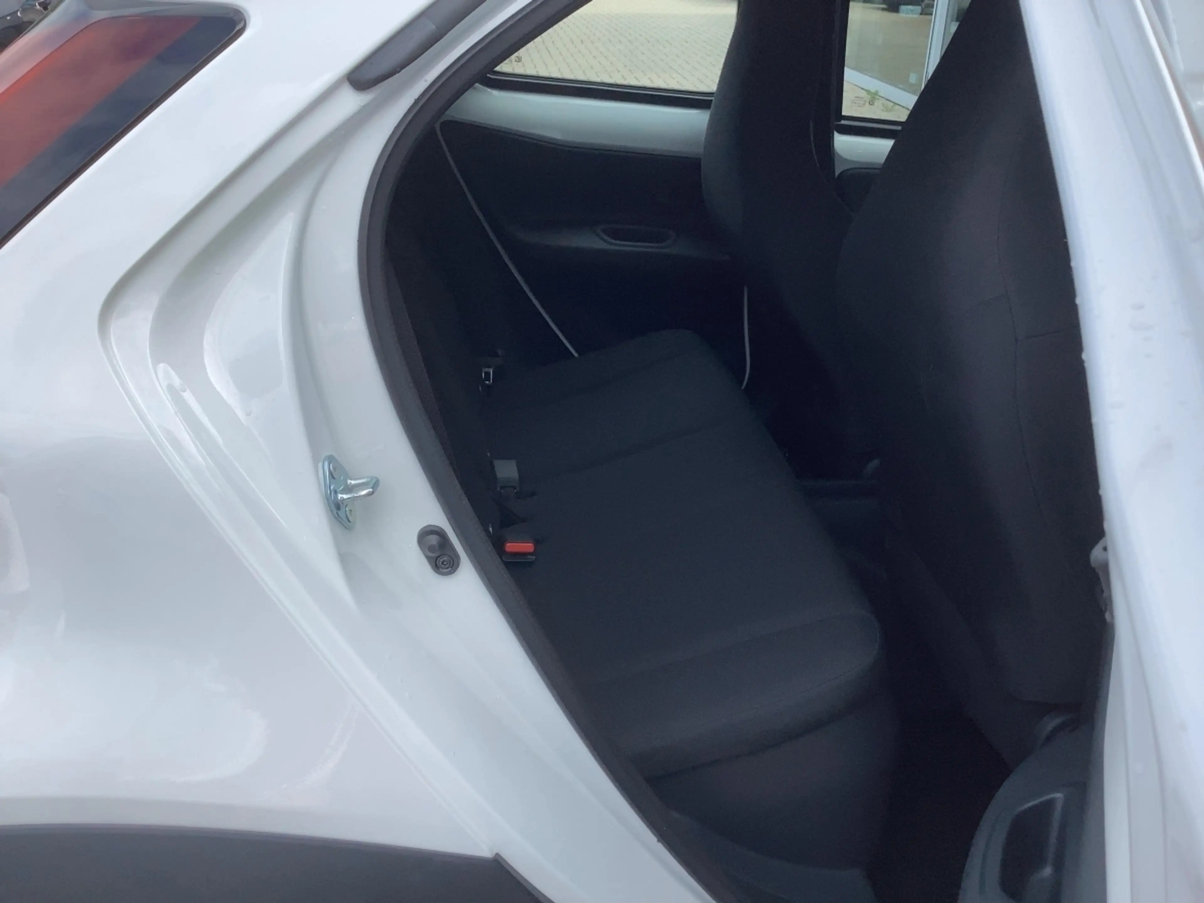 Toyota Aygo X HEV ACTIVE*Sitzheizung *Carplay*Klima* — photo 12