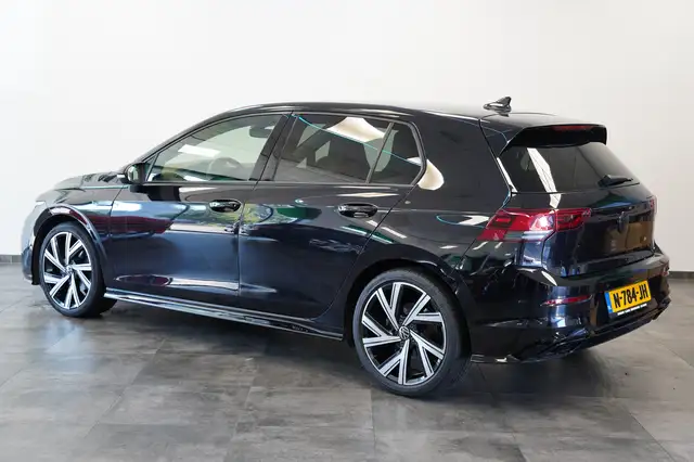 Volkswagen Golf view 3