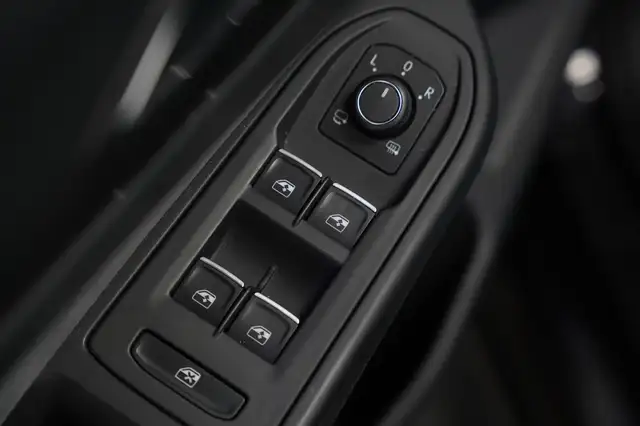 Volkswagen Golf view 11