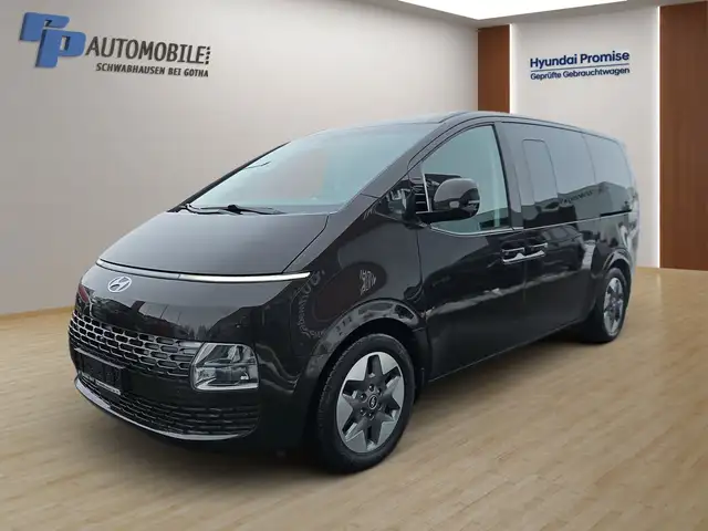 Hyundai STARIA 2.2 CRDi 8 AT 9 Sitzer Prime 4WD AHK