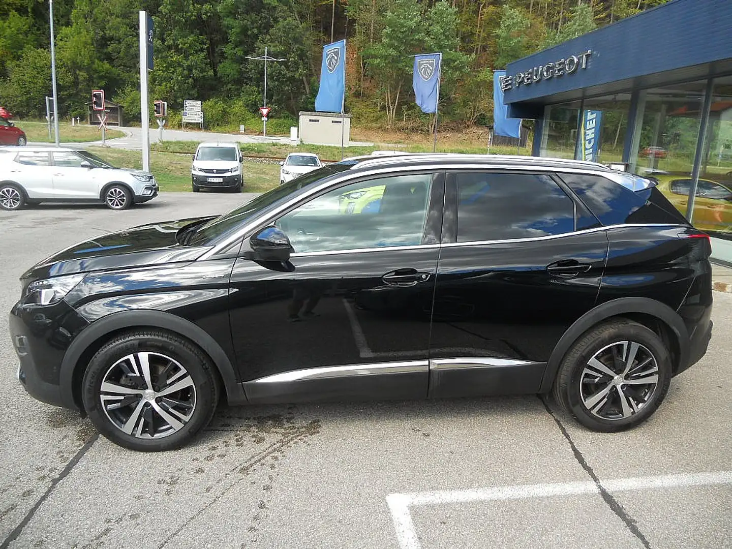Peugeot 3008 1,5 BlueHDi 130 S&S EAT8 GT Line Aut. Schwarz - 2