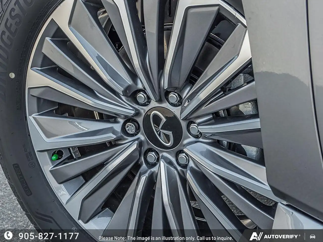 Infiniti QX80 снимка Infiniti QX80