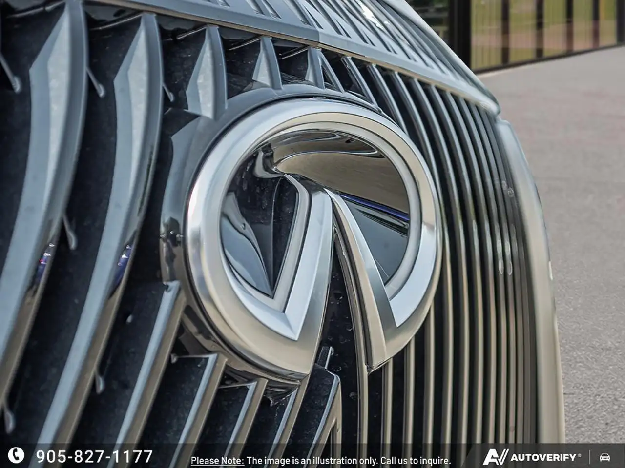 Infiniti QX80 снимка Infiniti QX80