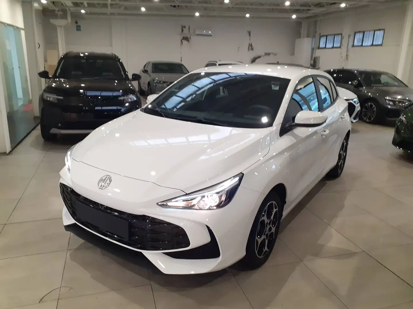 MG MG3 MG3 1.5 hybrid+ Comfort auto KM0 11/2025 Weiß - 1