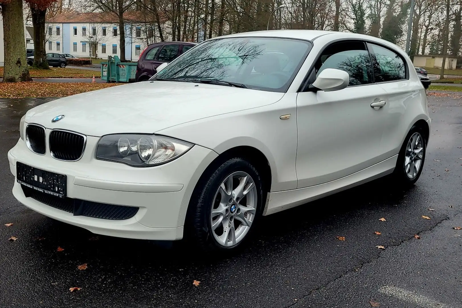 BMW 116 Baureihe 1 Lim. 116i/Tüv.03-27 Weiß - 1