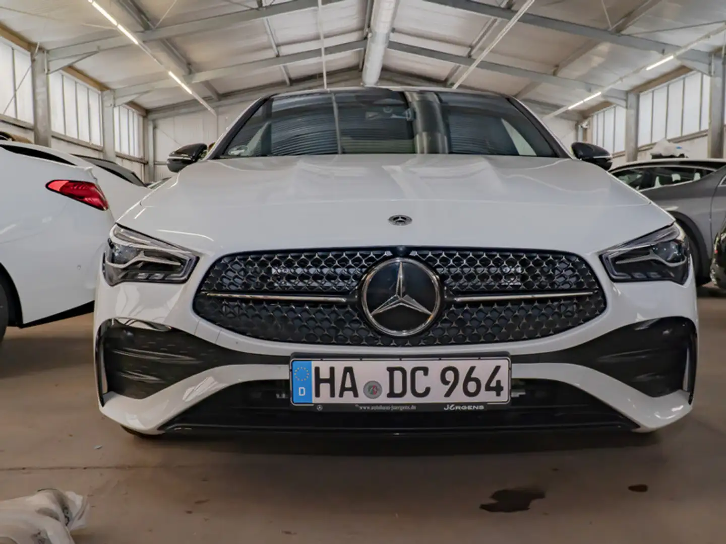 Mercedes-Benz CLA 220 d Coupé AMG-Sport+Pano+Distr+Night+Cam Weiß - 2