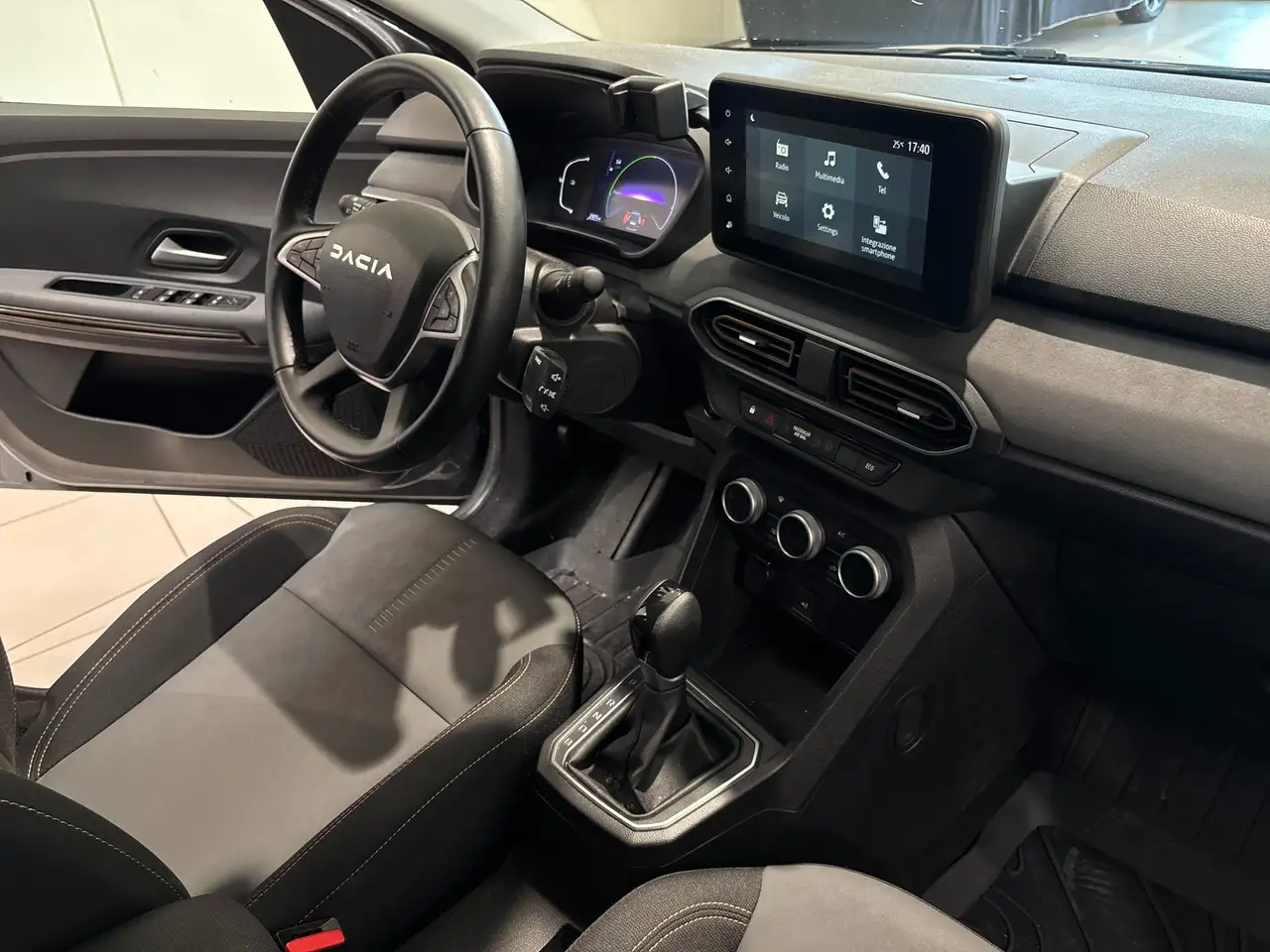 Dacia Jogger 1.6 Hybrid 140 5 posti Extreme, миниатюра 19