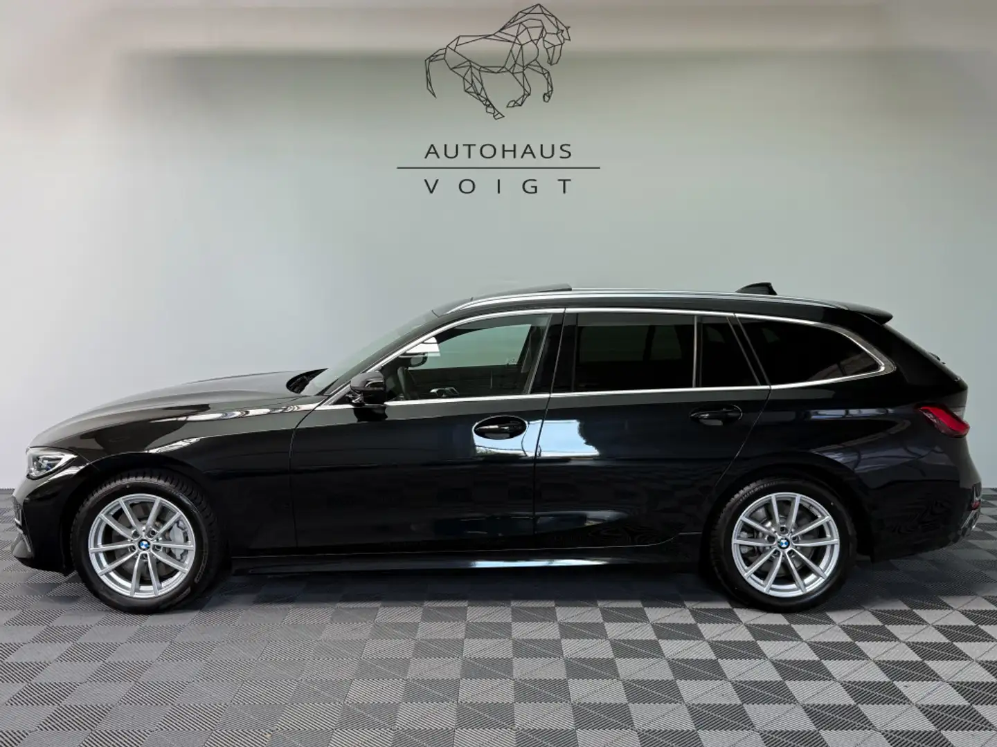 BMW 330 i Luxury Line|2.Hand|Pano|AHK|H&K|LED|DAB| Negro - 1
