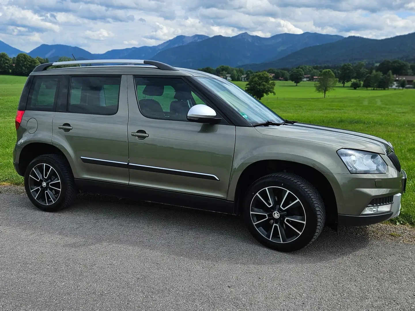 Skoda Yeti Yeti Outdoor 2.0 TDI Adventure Grün - 1