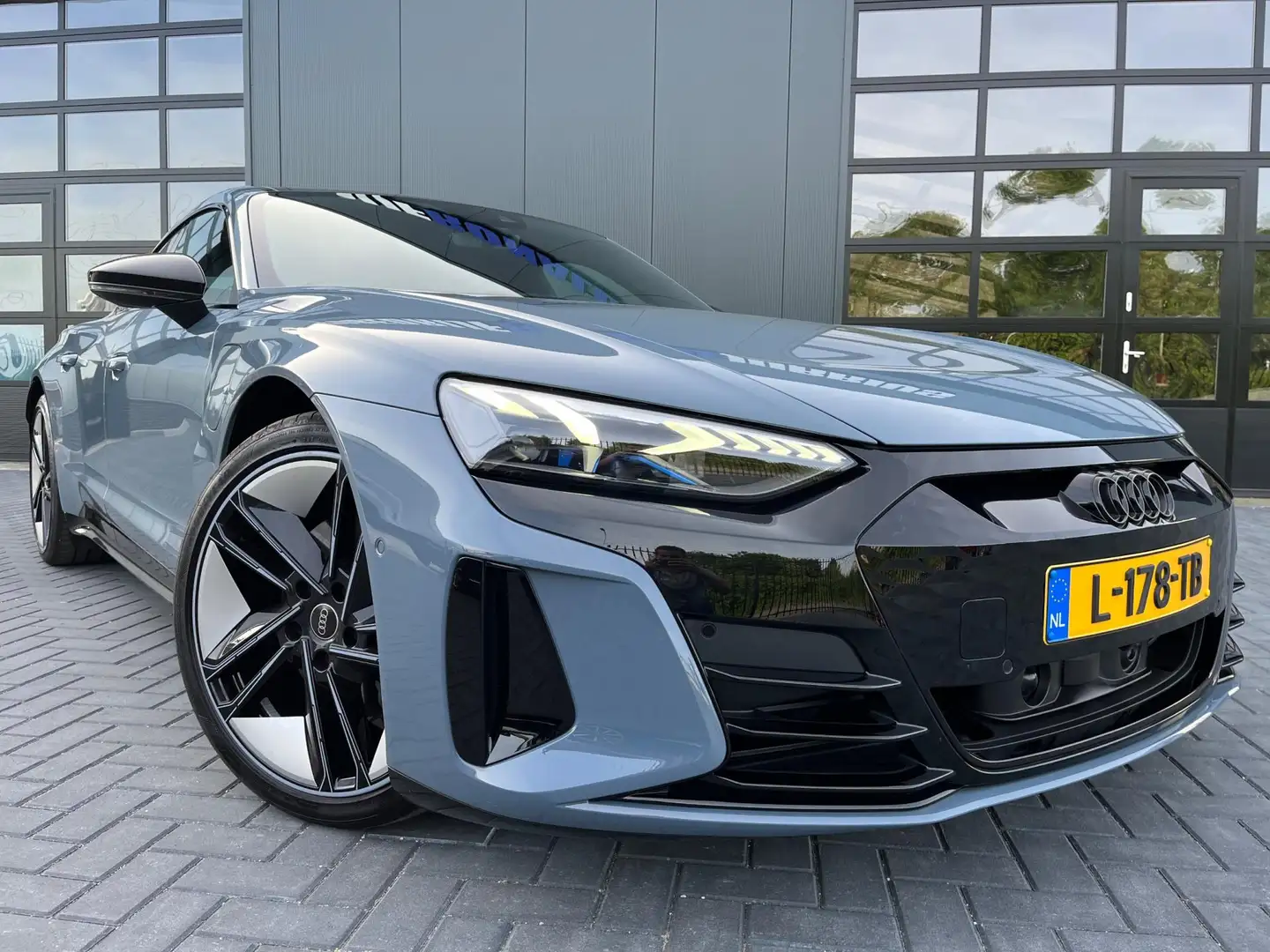 Audi e-tron GT GT edition ZERO 1/100 Competition 93 kWh 476Pk NL. Gri - 2