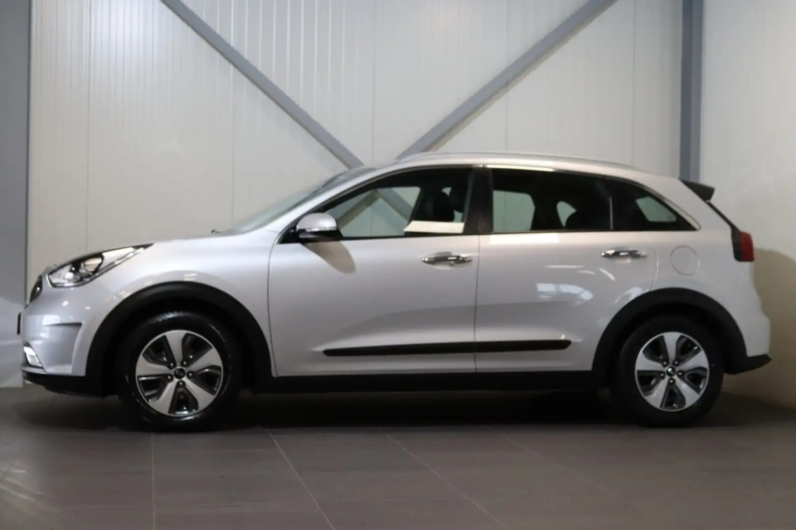 Kia Niro 1.6 GDi Hybrid|Dynamic-Line|Navi|CarPlay|Cam|PDCTr Gris - 2