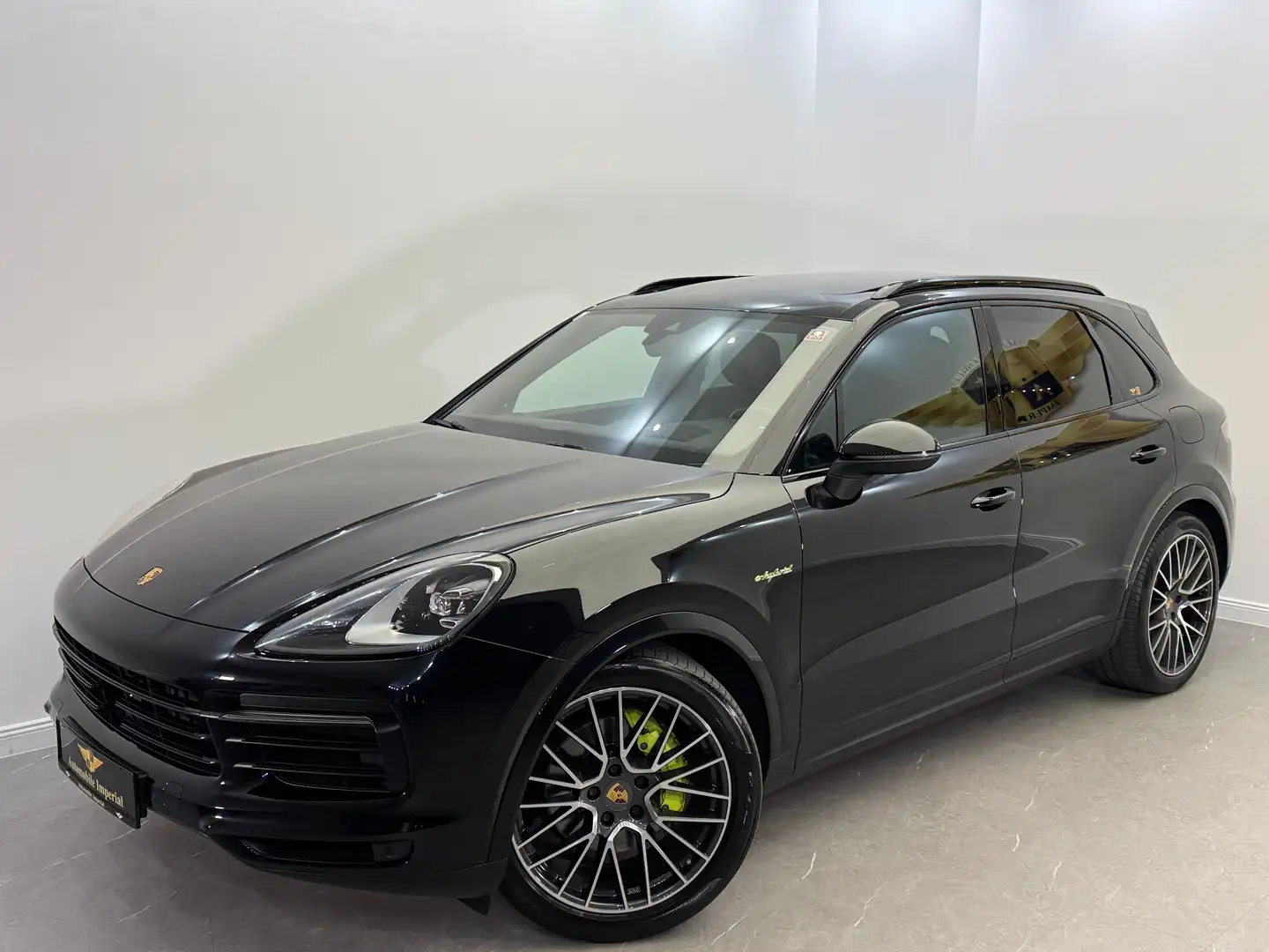 Porsche Cayenne III E-Hybrid // APPROVED // AHK // PANO // Schwarz - 2