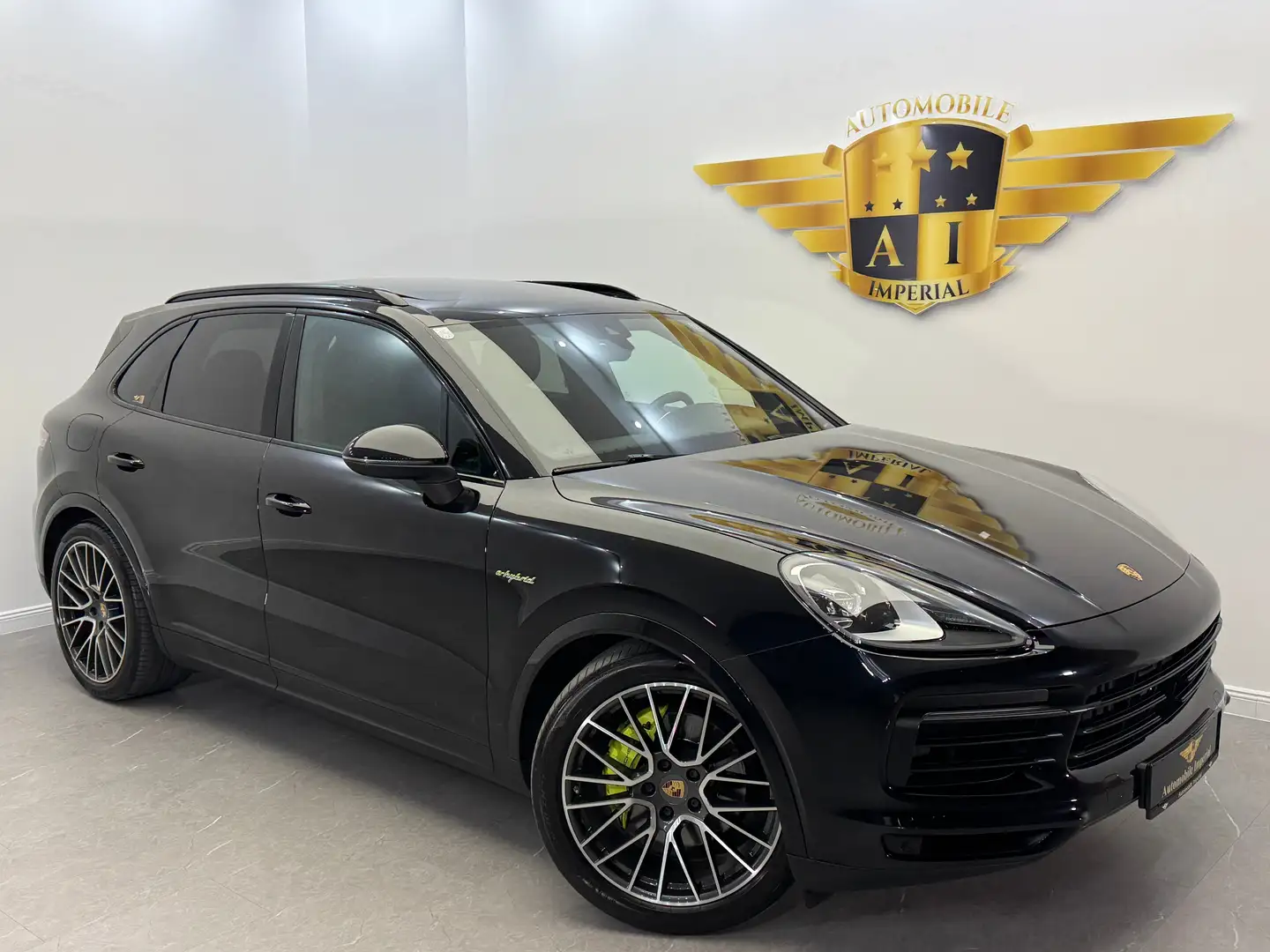 Porsche Cayenne III E-Hybrid // APPROVED // AHK // PANO // Schwarz - 1