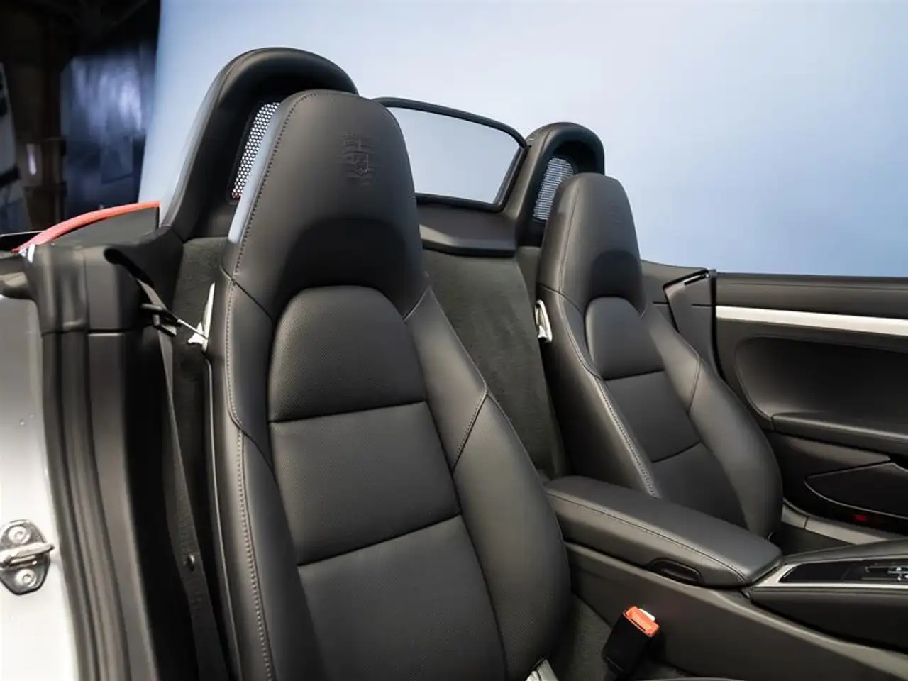Porsche 718 Boxster снимка Porsche 718 Boxster