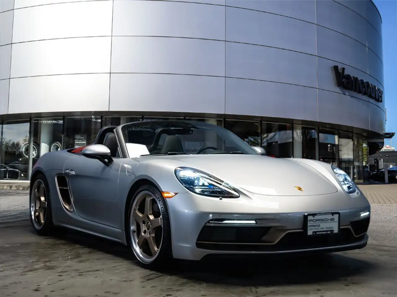 Porsche 718 Boxster снимка Porsche 718 Boxster