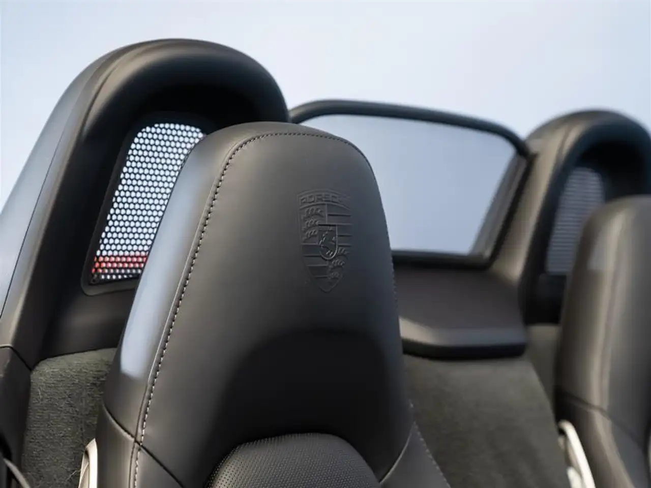 Porsche 718 Boxster снимка Porsche 718 Boxster