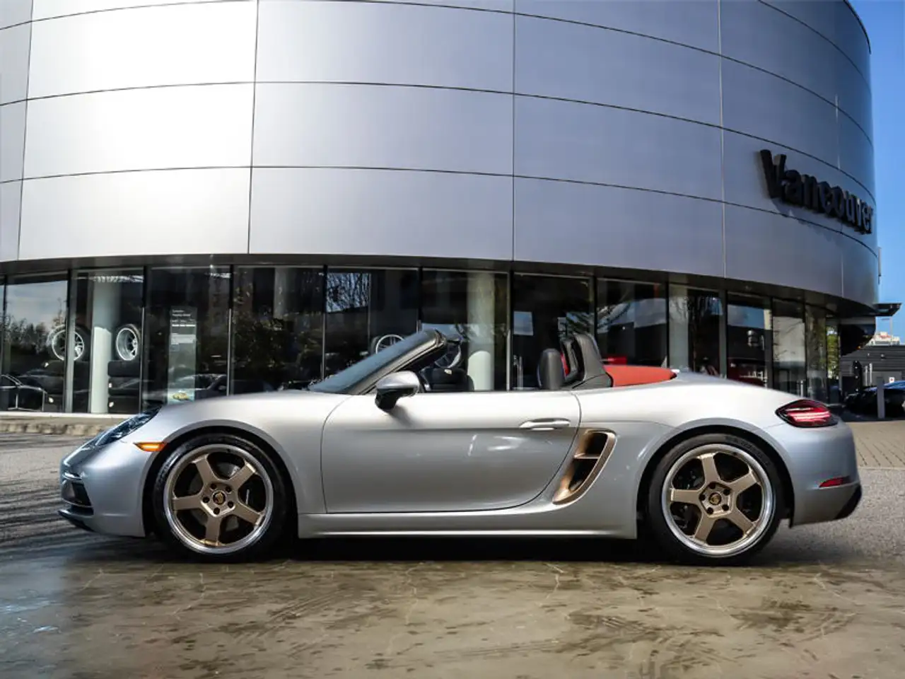 Porsche 718 Boxster снимка Porsche 718 Boxster