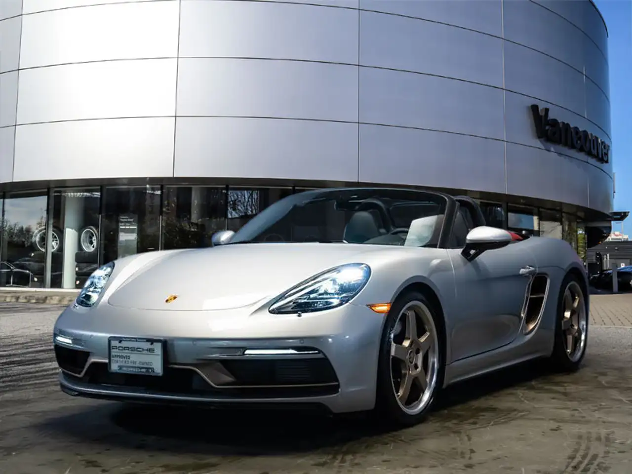 Porsche 718 Boxster снимка Porsche 718 Boxster