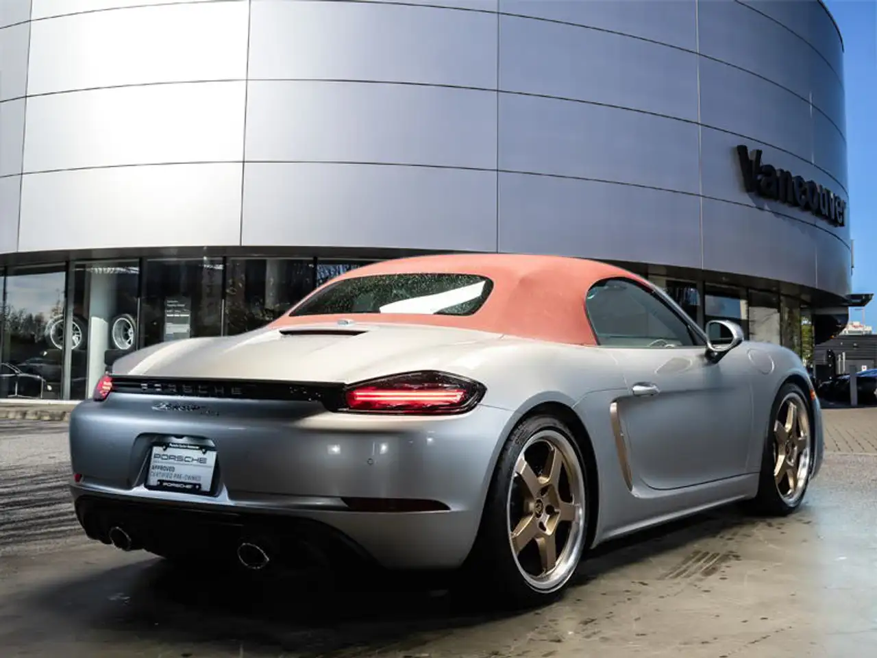 Porsche 718 Boxster снимка Porsche 718 Boxster