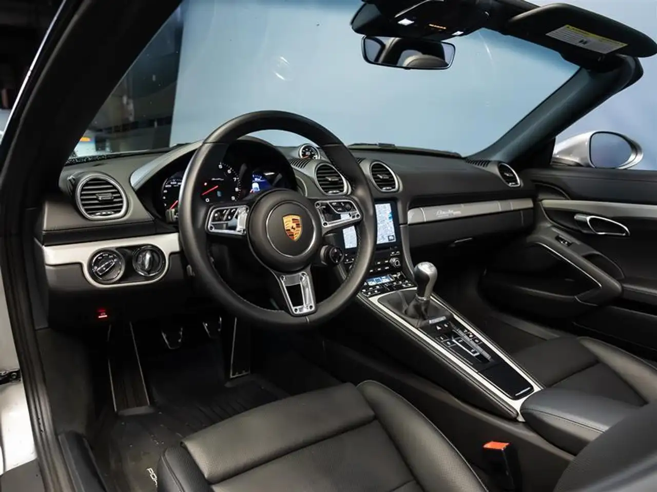 Porsche 718 Boxster снимка Porsche 718 Boxster