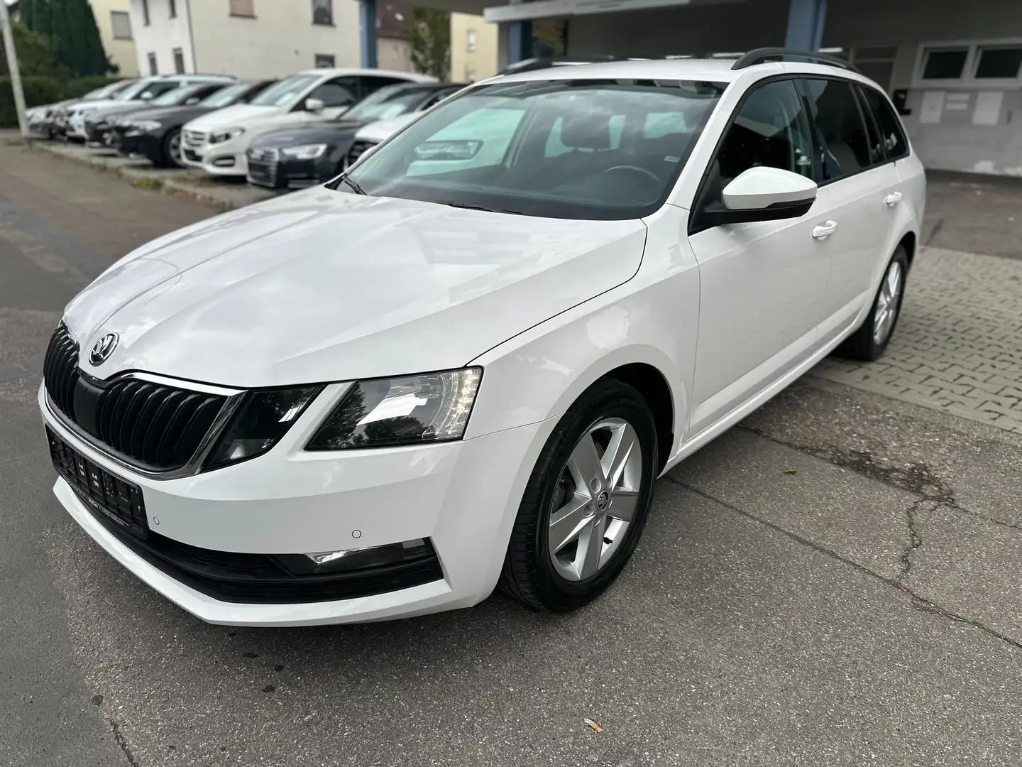 Skoda Octavia Ambition 2.0TDI DSG Navigation Euro6 Blanc - 1