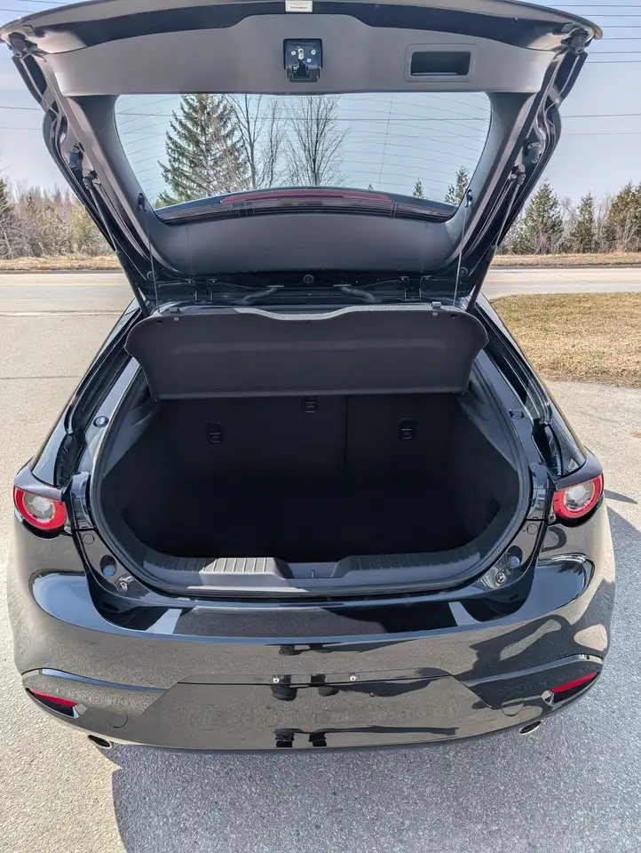 Mazda 3 снимка Mazda 3