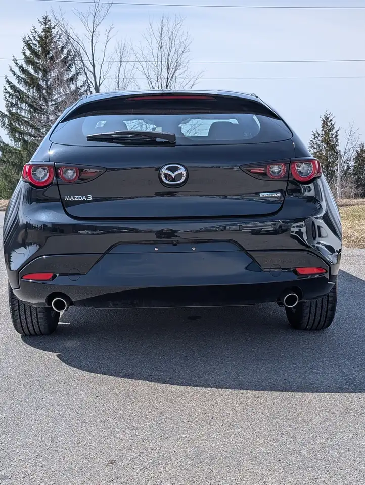 Mazda 3 снимка Mazda 3