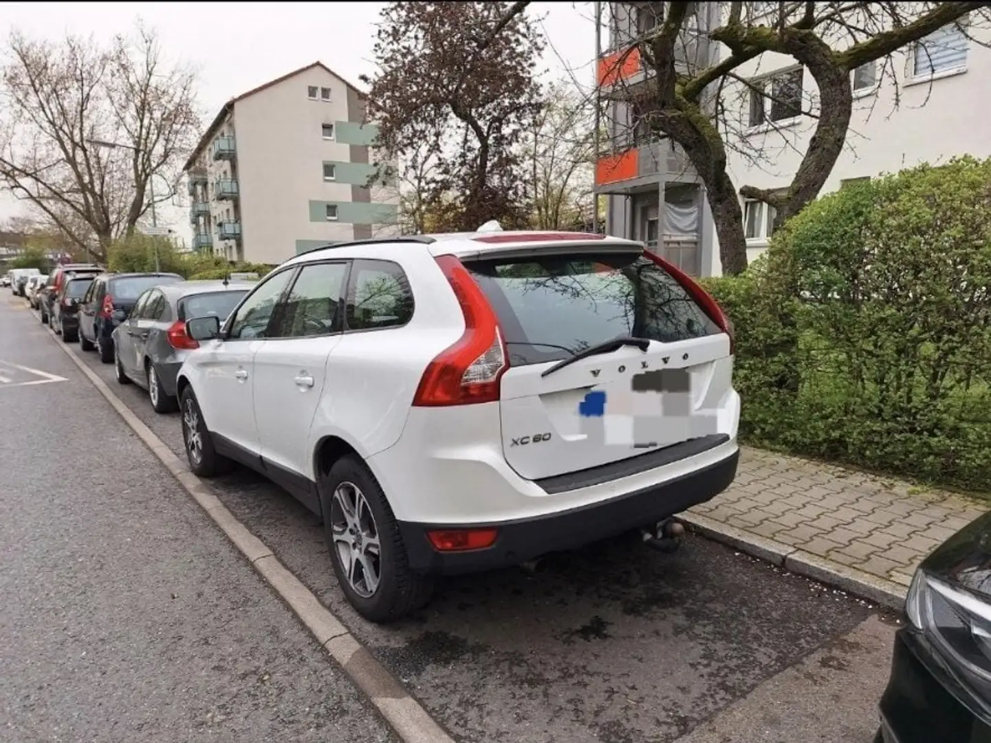 Volvo XC60 Kinetic Drive Weiß - 2