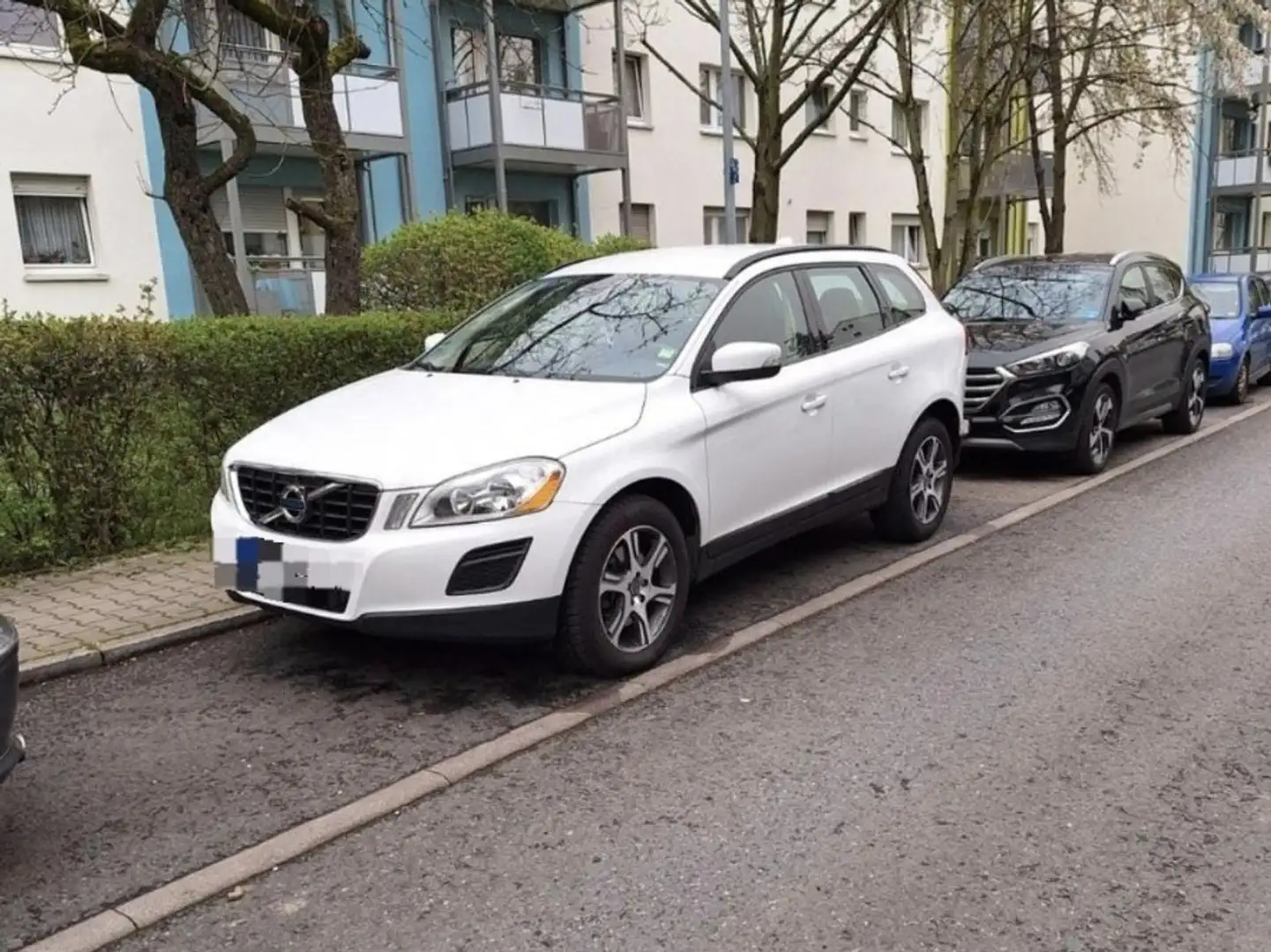 Volvo XC60 Kinetic Drive Weiß - 1