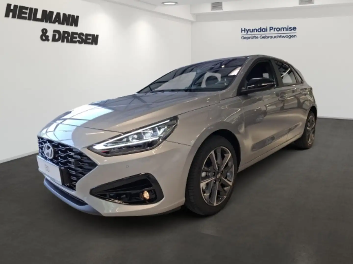 Hyundai i30 1.5 Advantage🚀 | LED | Rückfahrkamera | Navi | Kl Silber - 1