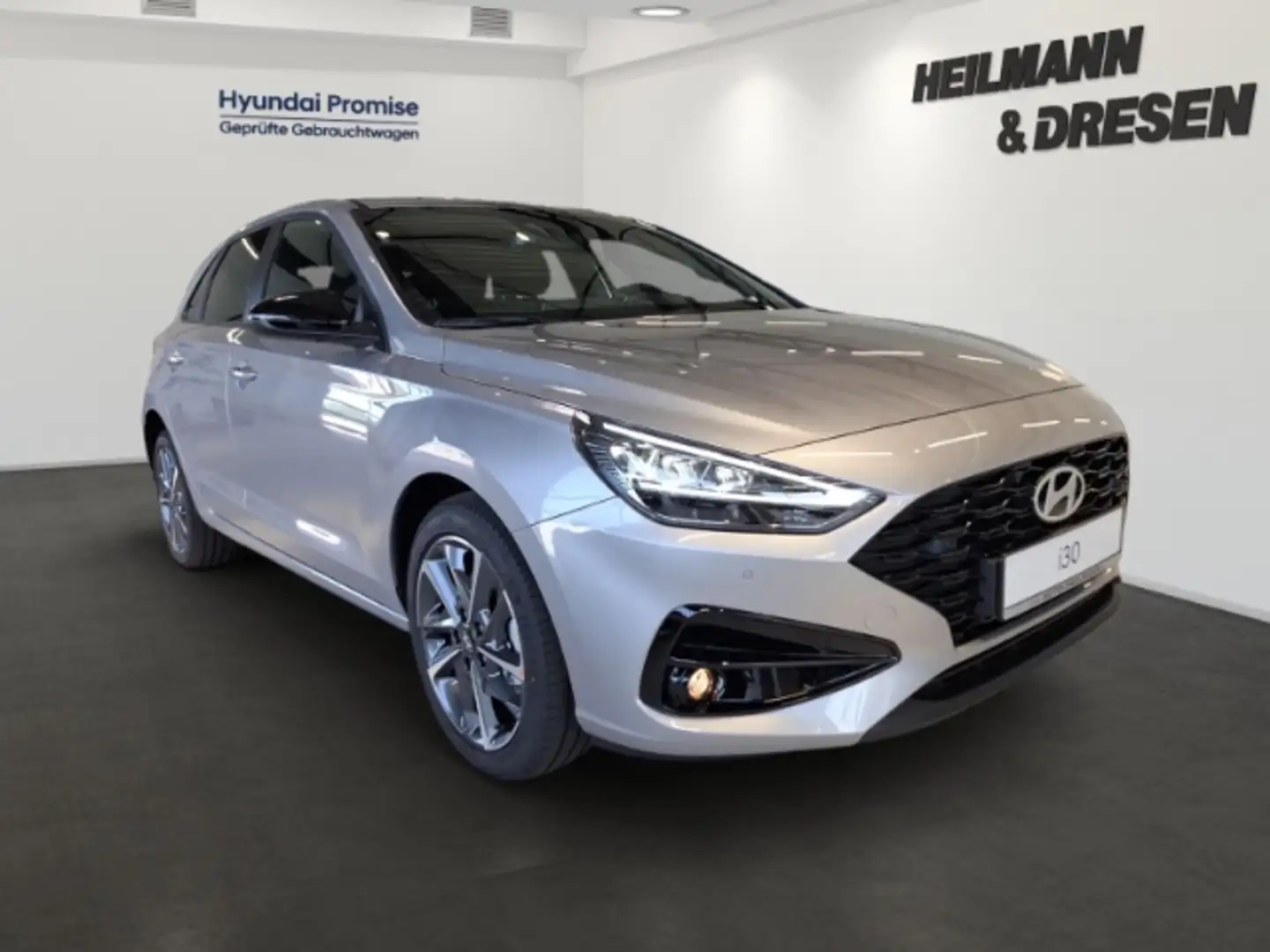 Hyundai i30 1.5 Advantage🚀 | LED | Rückfahrkamera | Navi | Kl Silber - 2