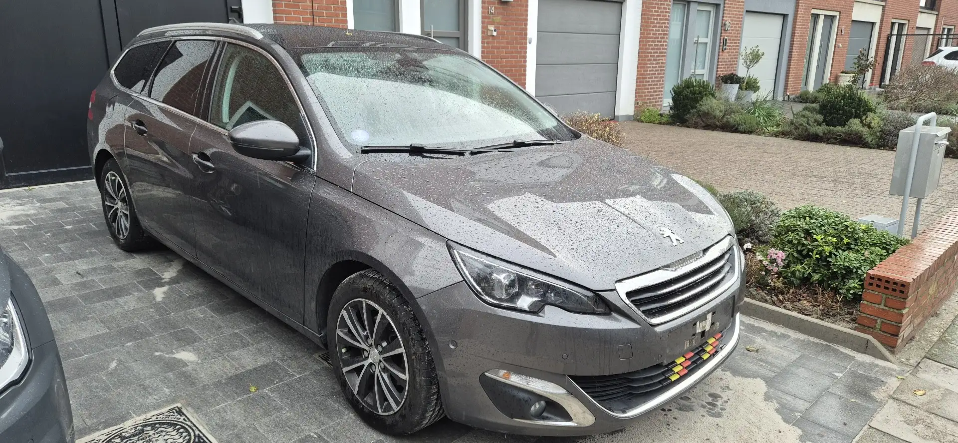 Peugeot 308 SW PureTech 130 Stop & Start Allure - 1
