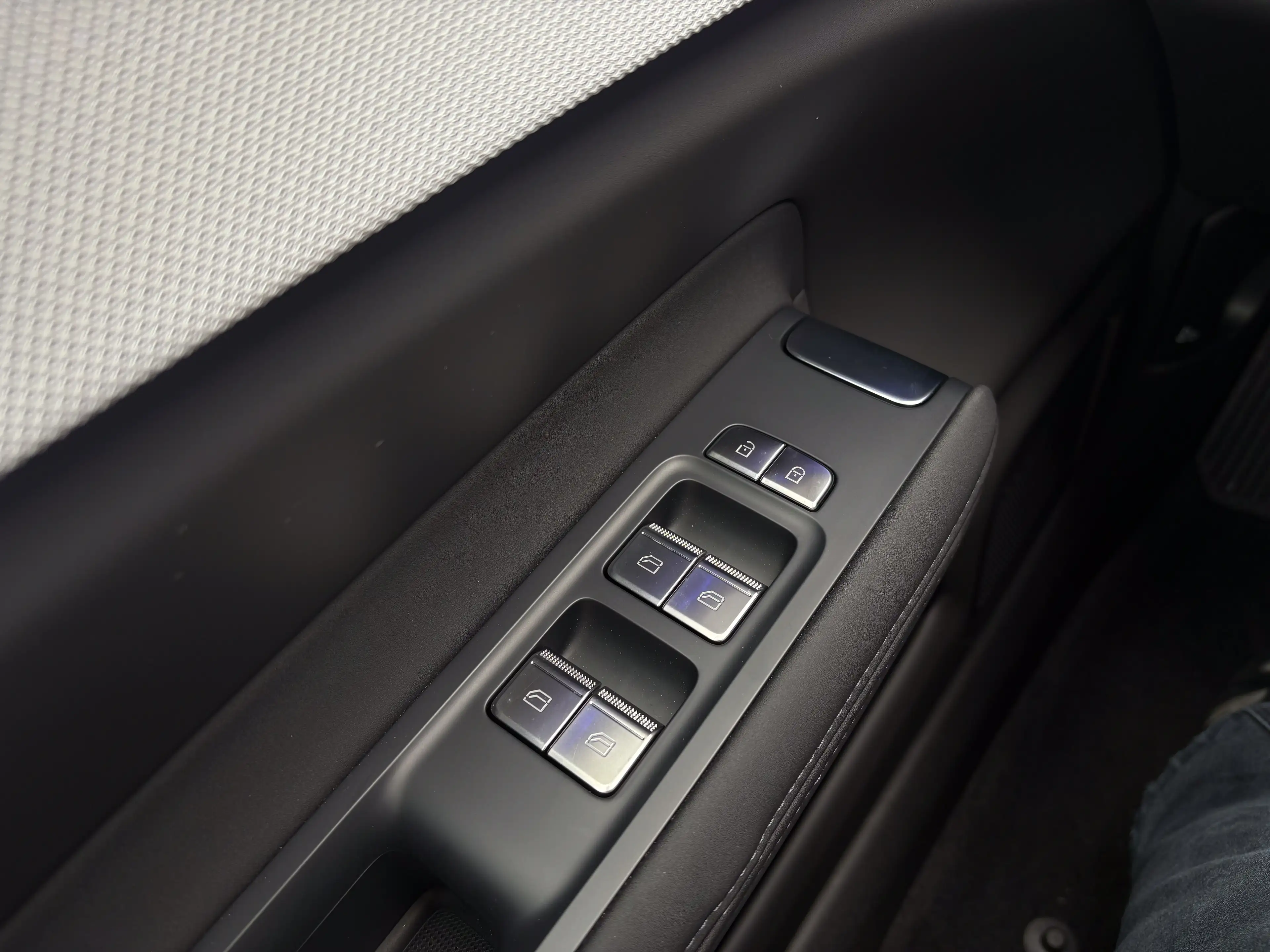 Polestar 4 Long Range Single Motor - Plus | Pilot