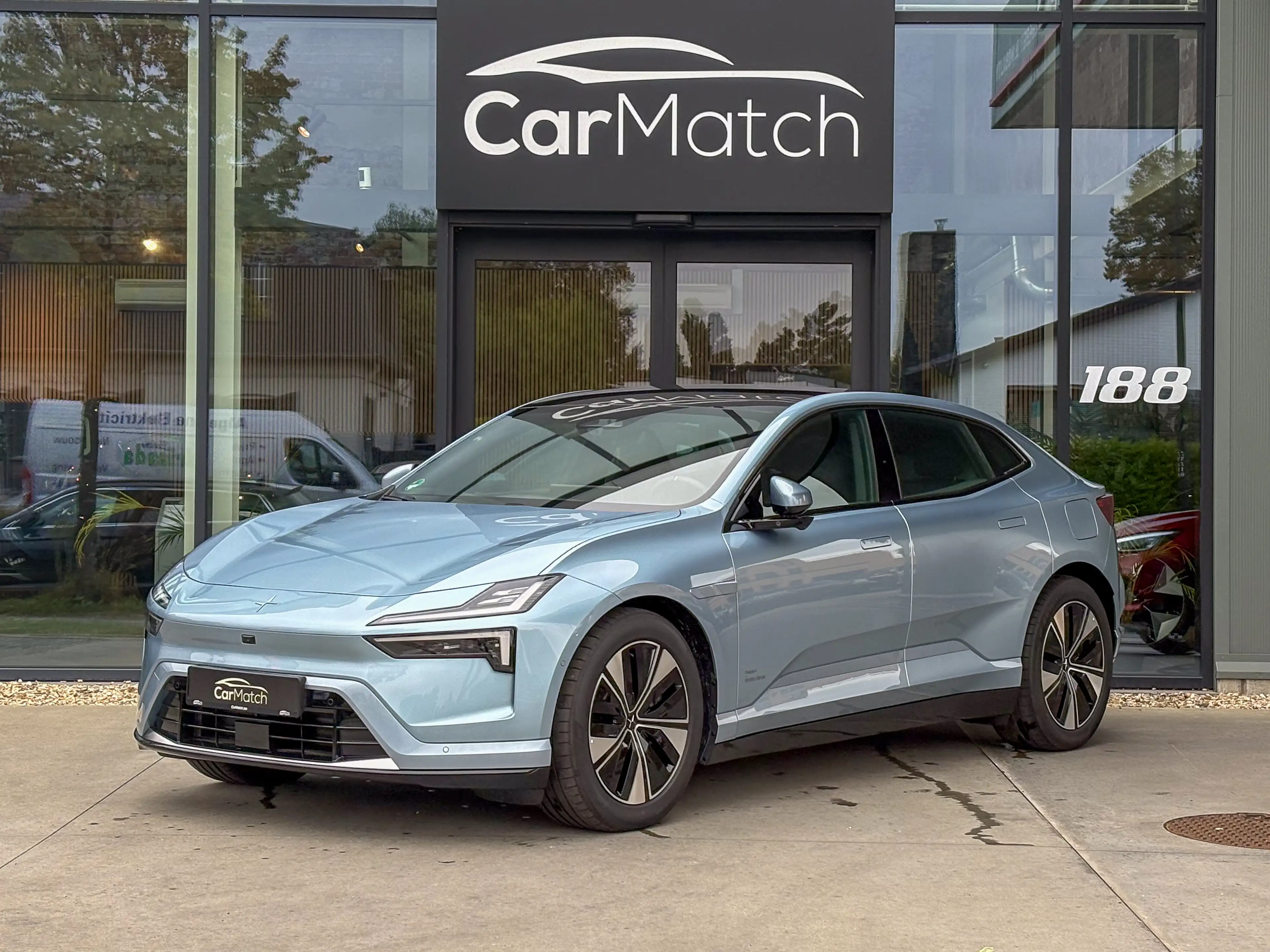 Polestar 4 Long Range Single Motor - Plus | Pilot