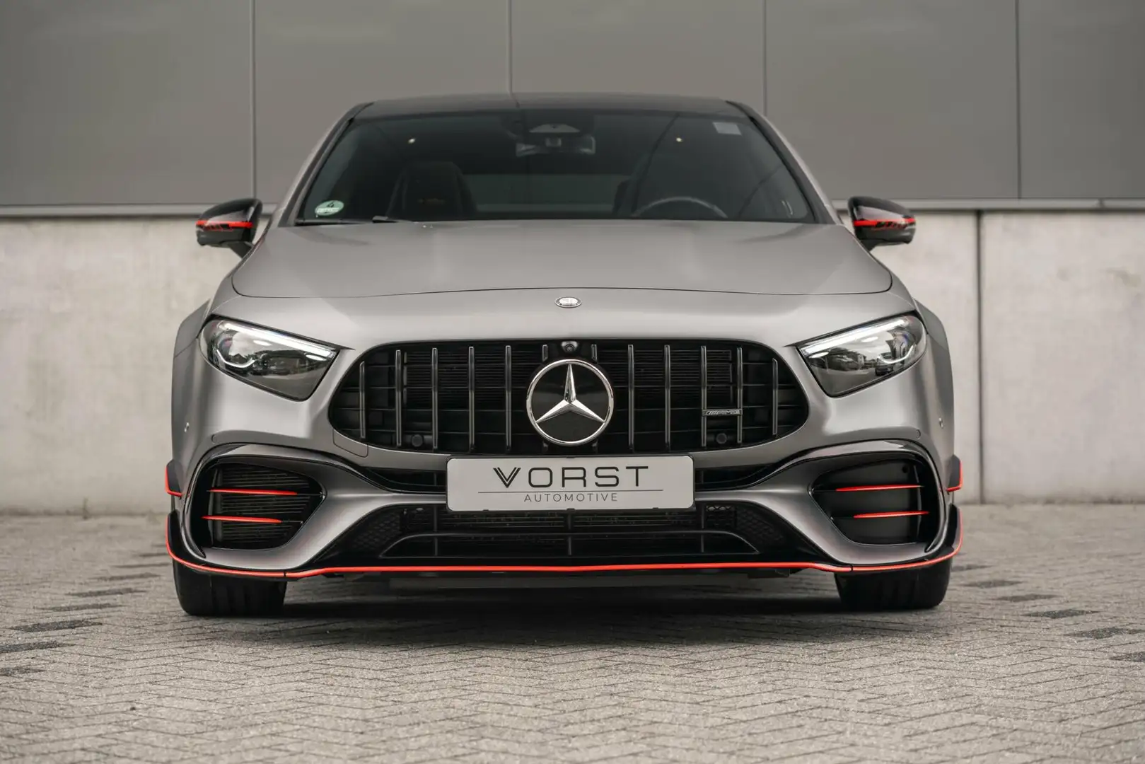 Mercedes-Benz A 45 AMG S 4MATIC+ Street Style Edition Grijs - 2
