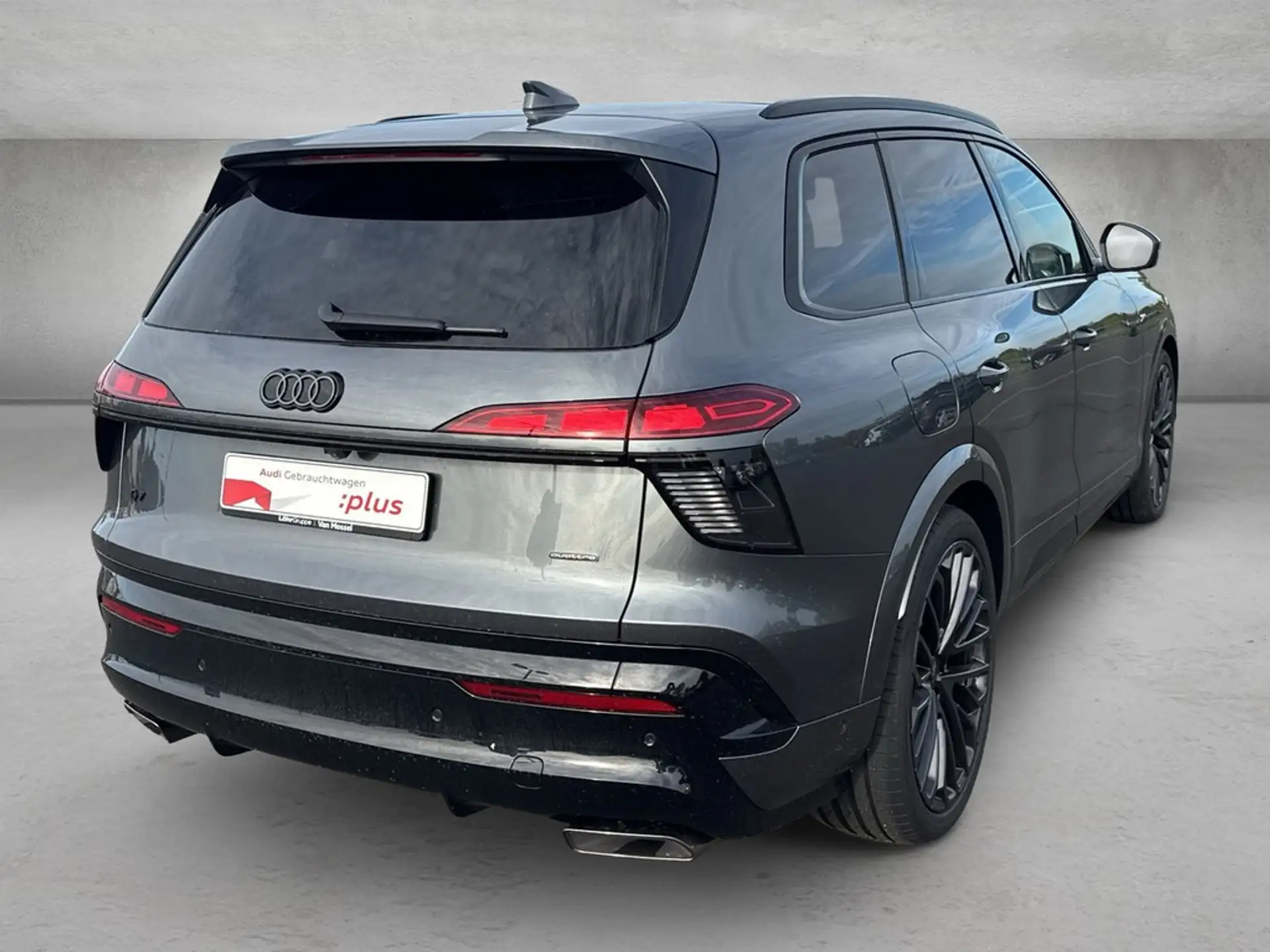 아우디 Audi Q7 2026 건메탈 사진 3