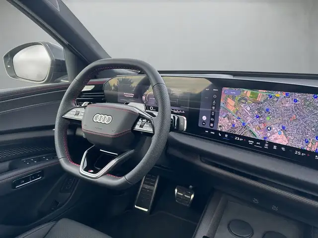 Audi Q7 view 7