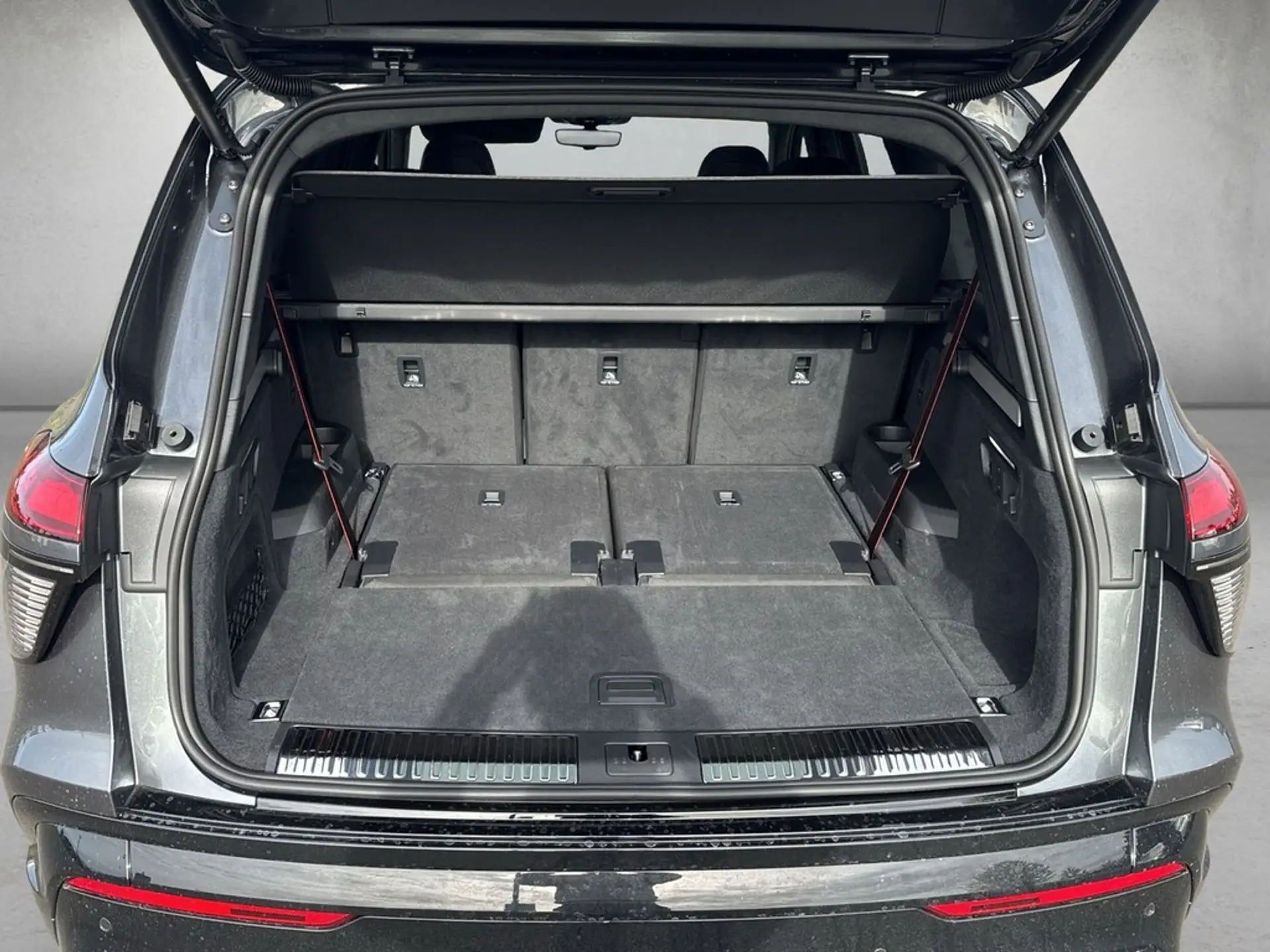 아우디 Audi Q7 2026 건메탈 사진 5