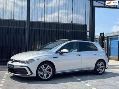 Volkswagen Golf 1.5 eTSI 150PK R LINE - PANORAMADAK - STUURVERWARM