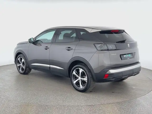Peugeot 3008 view 4
